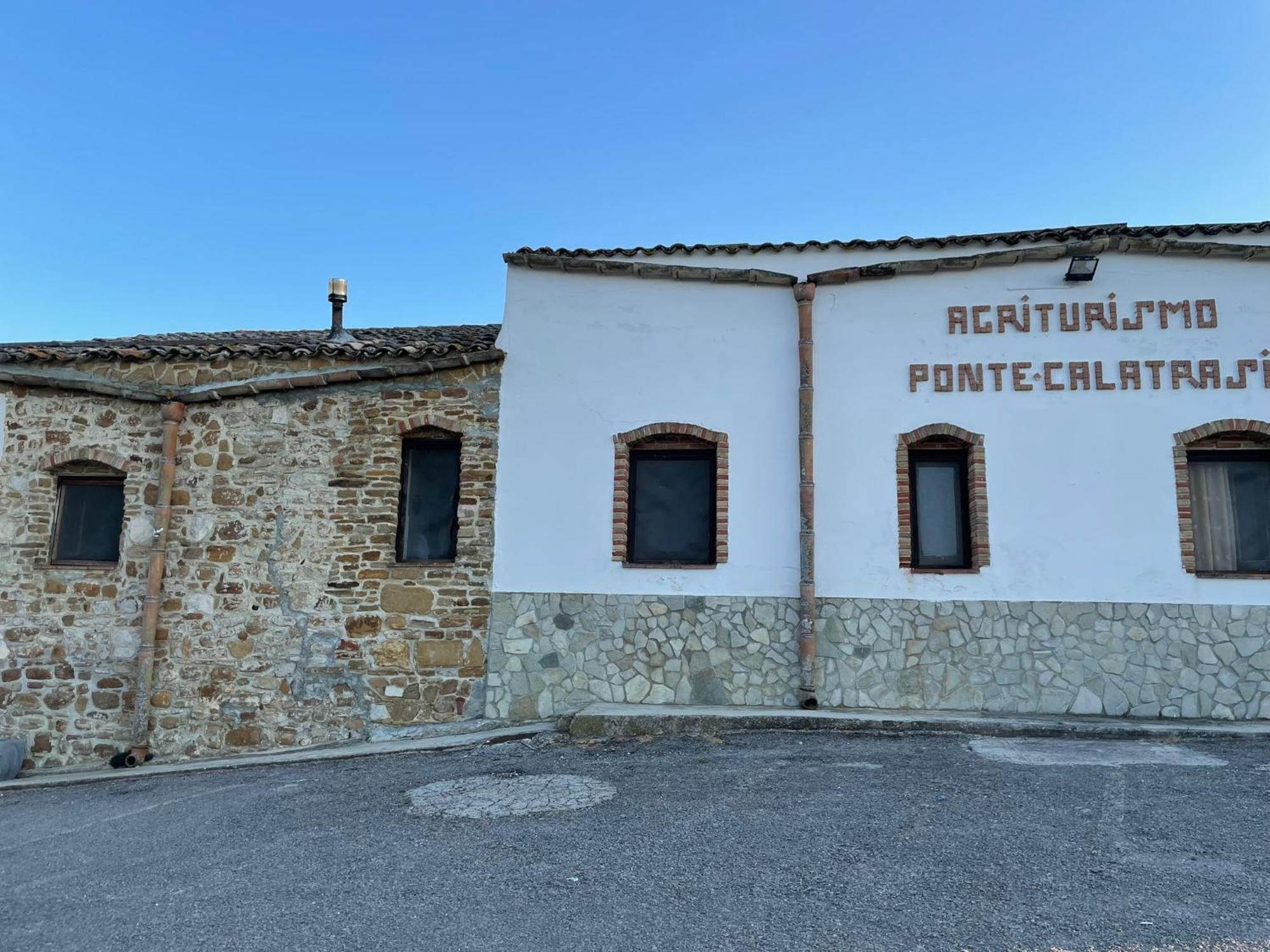 Ponte Calatrasi Agriturismo Roccamena Exteriér fotografie