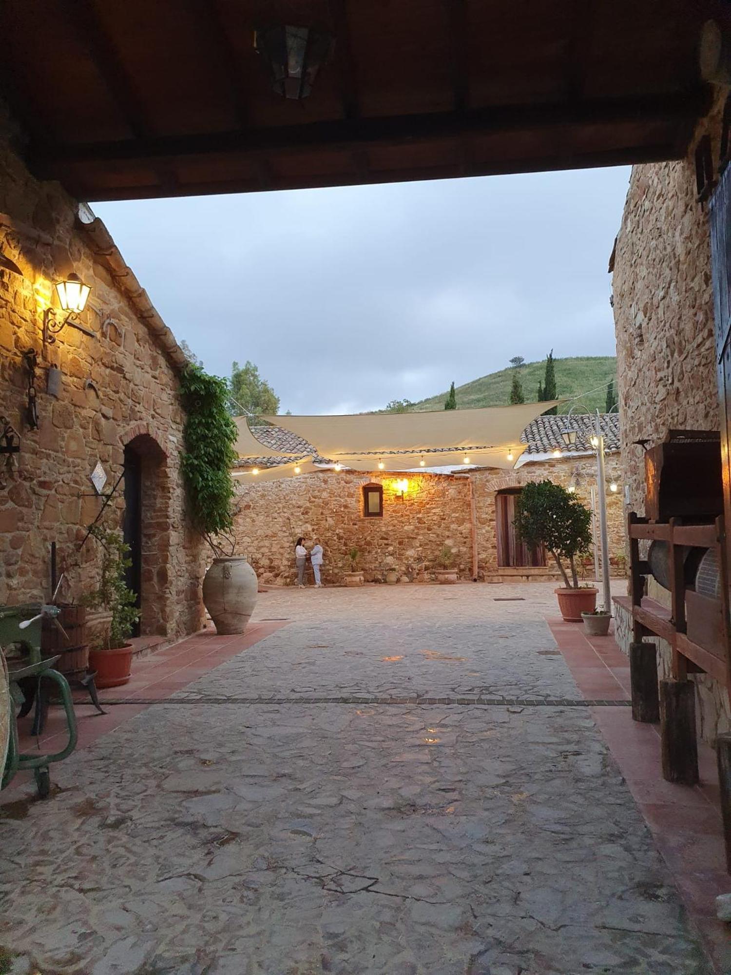 Ponte Calatrasi Agriturismo Roccamena Exteriér fotografie